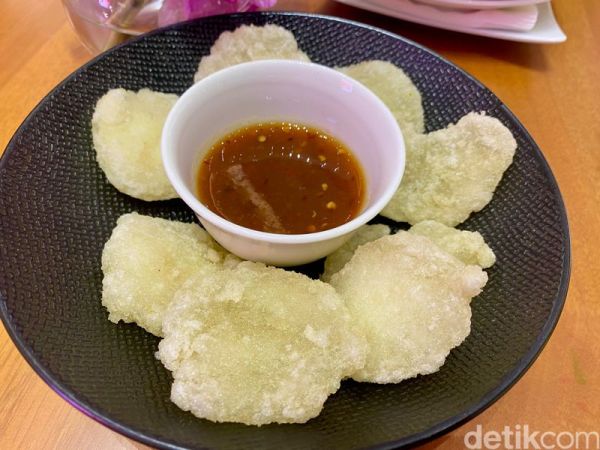 Cireng Bumbu Rujak Rp 16 Ribu vs Rp 120 Ribu, Begini Beda Rasanya!