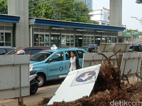 Lalu lintas di Kuningan Jaksel macat imbas proyek galian belum rampung