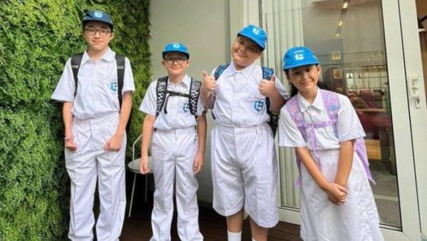 Empat anak Pasha Ungu dan Adelia Wilhelmina sekolah di tempat yang sama.