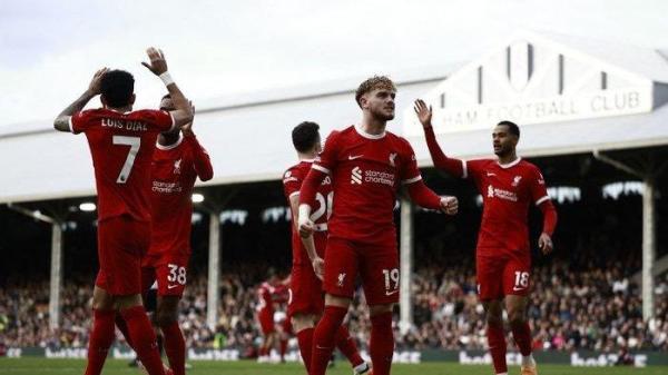 Aksi selebrasi pemain Liverpool saat berhasil memetik kemenangan atas Fulham di Craven Cottage pada pekan ke34 Liga Inggris 2023/2024