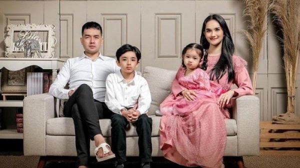Foto keluarga Faby Marcelia