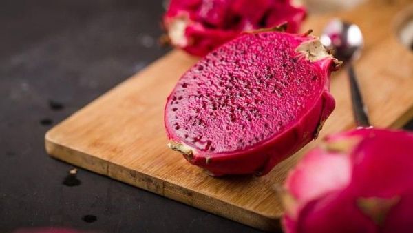 Sekte Terbaru! Telur Dadar Campur Buah Naga, Mau Cicip?