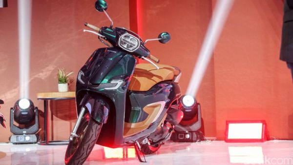 Astra Honda Motor resmi meluncurkan skuter matik terbarunya, Honda Stylo 160 di AHM Safety Riding & Training Center, Cikarang, Jumat (2/2/2024). Motor yang dibekali mesin 160 cc ini dibanderol Rp Rp 27.550.000.