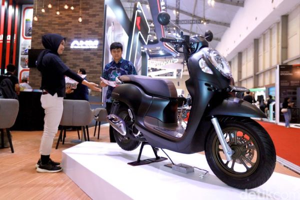 Honda Scoopy terbaru 2023 hadir di IMOS 2023.