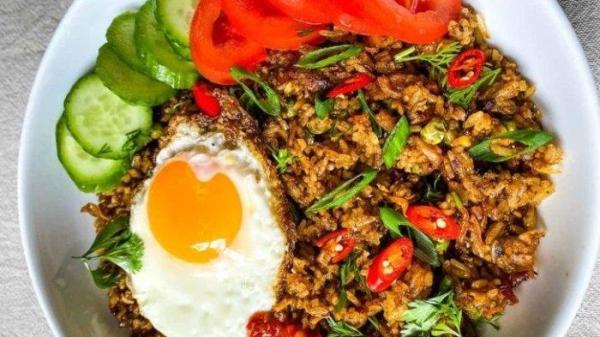 Masak Nasi Goreng? Mudah Banget! Coba 4 Resep Ini nasi goreng kampung