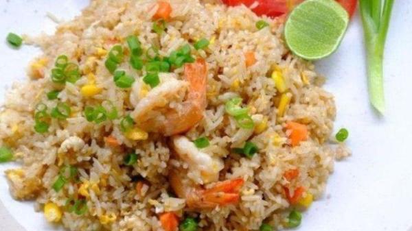 Masak Nasi Goreng? Mudah Banget! Coba 4 Resep Ini nasi goreng hongkong