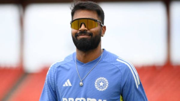 This player is taking crores of rupees salary from BCCI for free on the pretext of injury, cheating the country openly 2