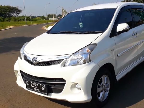 Toyota Avanza Veloz A/T sebelum facelift