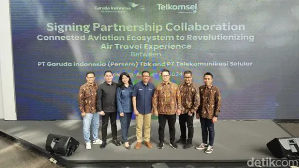 Garuda Indonesia menghadirkan paket roaming Telkomsel di aplikasi FlyGaruda.