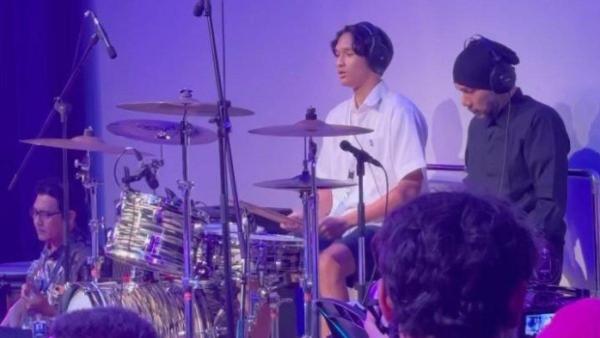 Ardio Raihansyah jadi drummer
