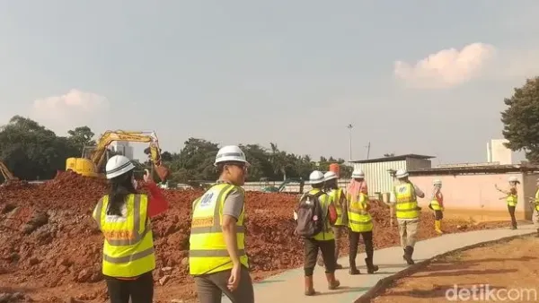 Walking Tour di proyek pembangunan MRT Jakarta tahap 2. <div class=