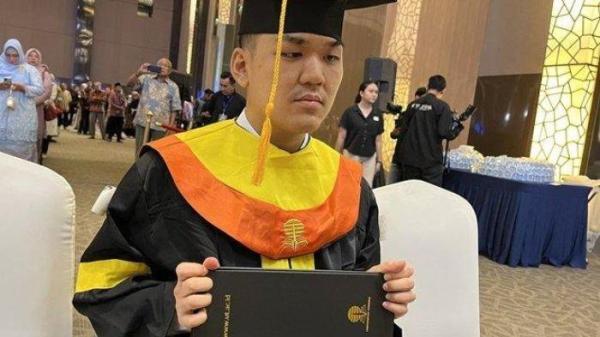 Reza Agustian, mahasiswa disabilitas raih Sarjana Ilmu Komunikasi di Universitas Terbuka (UT) Pangkalpinang