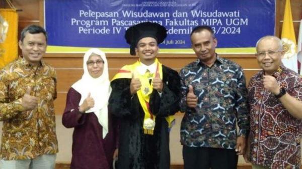 Ravidho Ramadhan, lulus S3 UGM di usia 26 tahun dan dapat IPK 4.