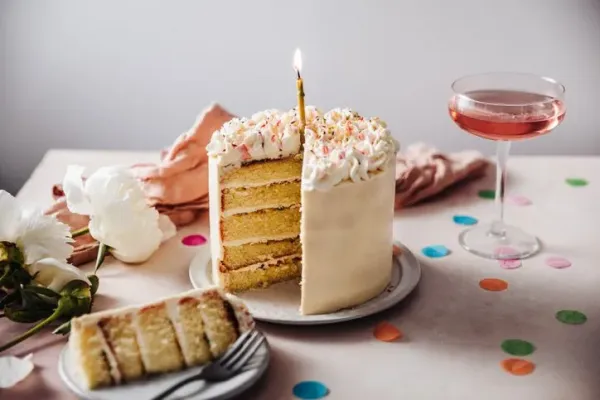Potong Kue Ulang Tahun di Resto, Wanita Ini Ditagih Rp 500 Ribu!
