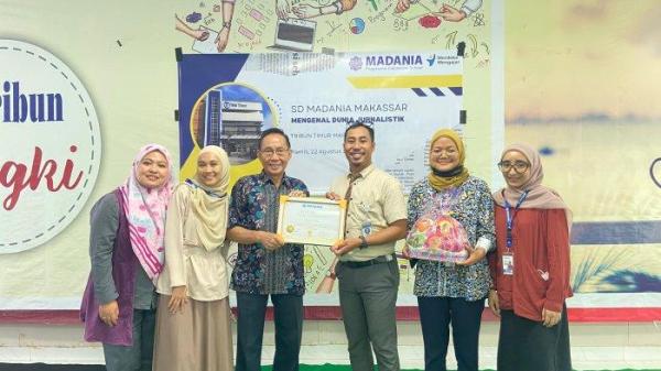 Guru Sekolah Madania Foto Bersama Wakil Pimpinan Redaksi Tribun Timur, Kamis (22/08/24)