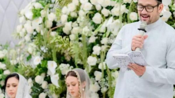 Momen Tora Sudiro beri wejangan ke putrinya yang akan menikah.