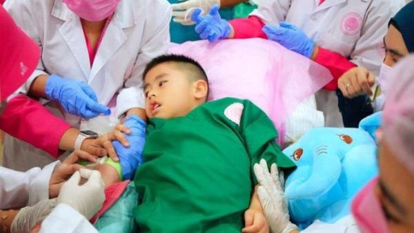 Suasana tegang saat Sulaiman jalani terapi stemcell