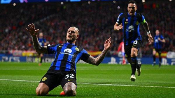 Selebrasi pemain Inter Milan, Federico Dimarco setelah mencetak gol lawan Atletico Madrid pada babak 16 besar Liga Champions, Kamis (14/3/2024) dini hari WIB.
