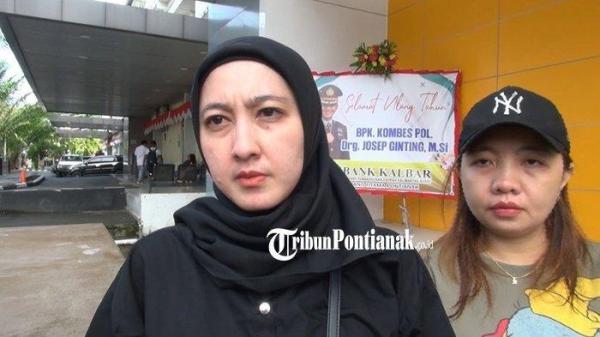 Ibu kandung Nizam, Tiwi saat ditemui di RS Bhayangkara Anton Soedjarwo Pontianak