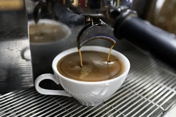 5 Cara Minum Espresso yang Benar Seperti Orang Italia