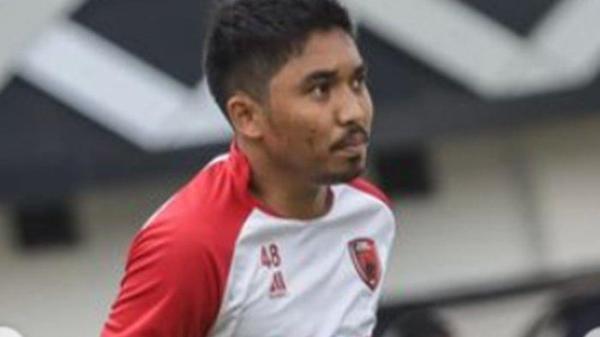 Pilar utama PSM Makassar, M Arfan harus absen di Liga 1 karena masih dibekap cedera.