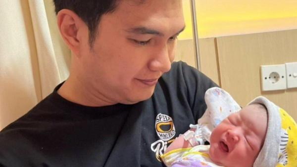 Aldi Taher tak bisa dampingi istri lahiran