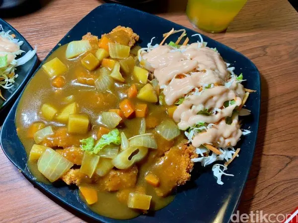 Warung Tenda Jepang Ini Punya Chicken Katsu Curry dan Beef Teriyaki Enak