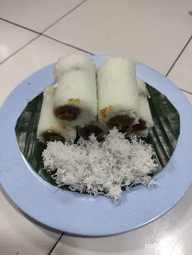 KUE PUTU