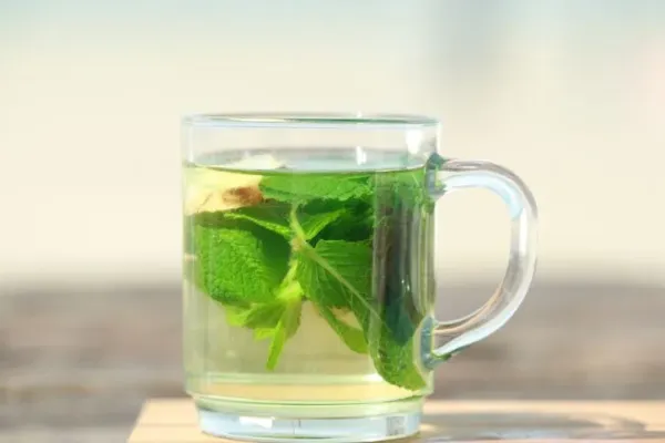 Teh peppermint dapat digunakan untuk mengatasi perut yang buncit.