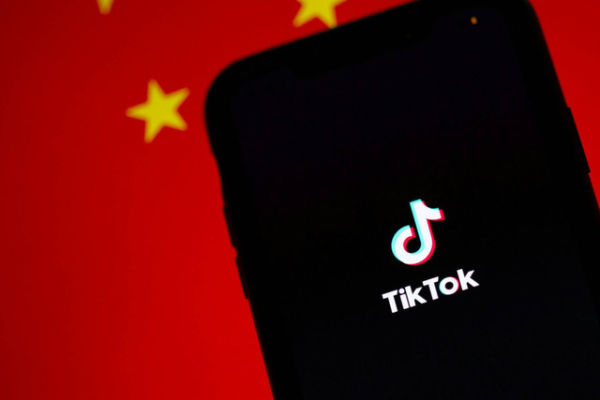 Ilustrasi Cara Belanja di TikTok Shop , Sumber Unsplash Solen Feyissa