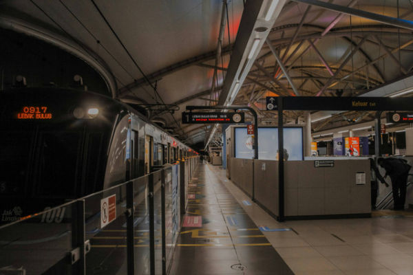 Kartu Multi Trip MRT Bisa untuk Apa Saja? Foto hanya sebagai ilustrasi saja, bukan tempat sebenarnya. <div class=