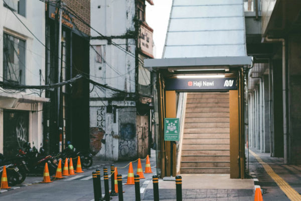 Kartu Multi Trip MRT Bisa untuk Apa Saja? Foto hanya sebagai ilustrasi saja, bukan tempat sebenarnya. Sumber: Unsplash/Pradamas Gifarry.