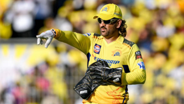 MS Dhoni is not retained, only these 4 players including Rituraj Gaikwad are retained for CSK MS Dhoni