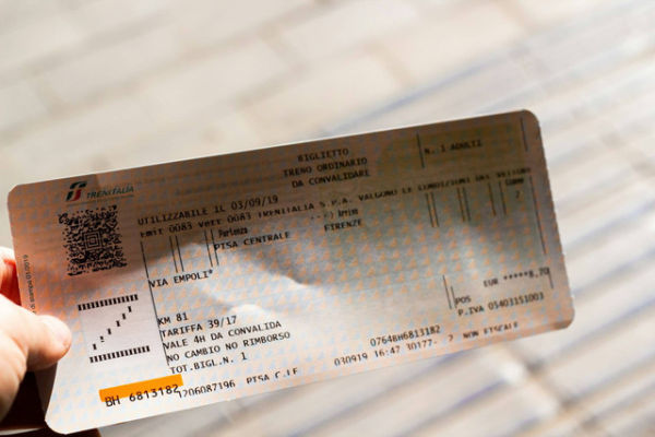  Cara Reschedule Tiket Kereta di Traveloka. Foto hanya ilustrasi, bukan yang sebenarnya. Foto: unsplash/Taylor Flowe