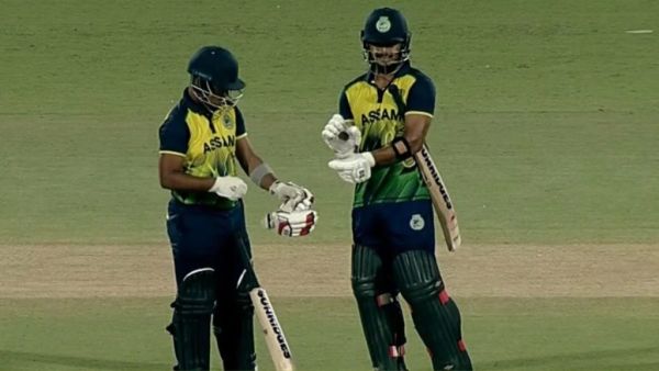 6,6,6,6,6,4,4,4.... Surya's spirit came into Riyan Parag, he showed the stars to the bowlers and hit 120 runs in just 24 balls 1