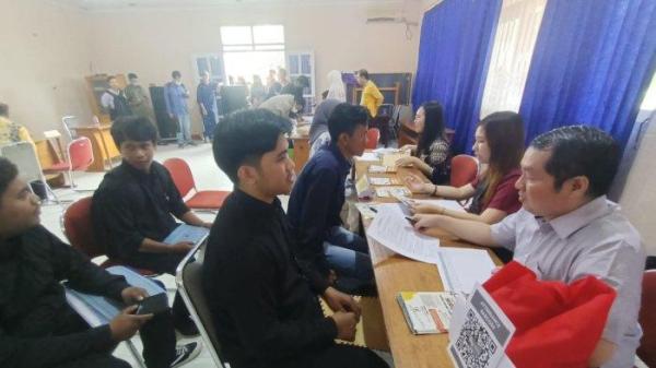 Suasana interview di PT Phoenix Resources International dalam kegiatan Job Fair digelar di LLK Dinas Tenaga Kerja Kota Tarakan, Kamis (21/9/2023).