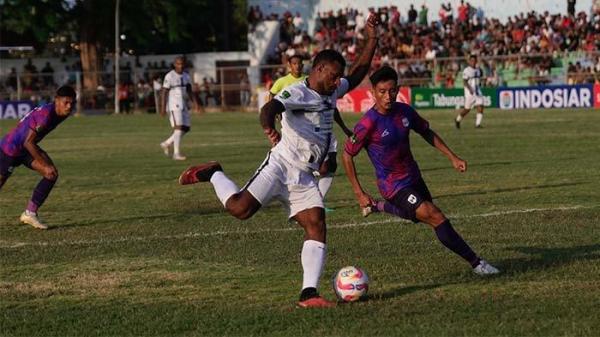Persipura Jayapura harus tertunduk atas tim tuan rumah Rans Nusantara  FC pada laga perdana Kompetisi Liga 2 musim 2024/2025. Tim kebanggaan masyarakat Papua itu kalah tipis 0-1 dari Rans Nusantara dalam laga yang digelar di Stadion Untung Suropati Pasuruan, Jawa Timur pada Minggu (8/9/2024). Dok: Media Officer Persipura.
