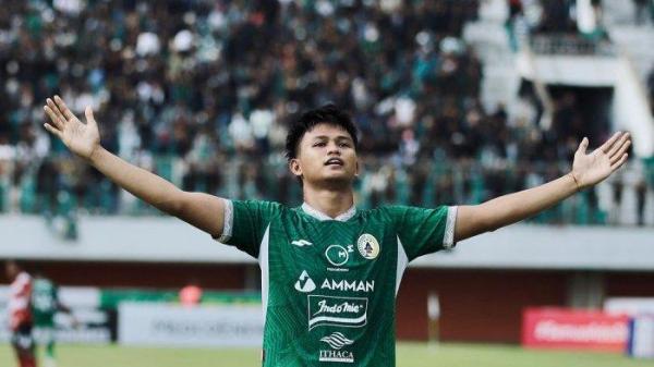 Selebrasi penyerang PSS Sleman, Hokky Caraka setelah mencetak gol di pertandingan Liga 1 2023.