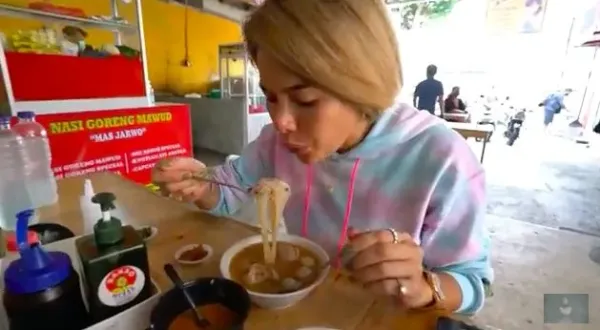5 Momen Kuliner Nikita Mirzani Ini Paling Banyak Ditonton di YouTube