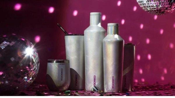 Ilustrasi berbagai produk tumbler kece dari CORKCICLE.