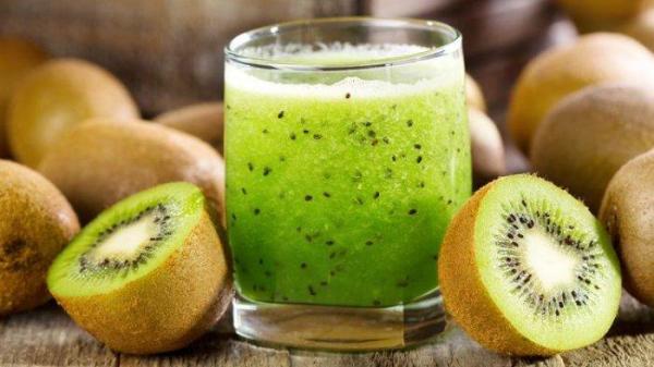 Jus Kiwi bisa menjadi buah yang dapat membantu mengataso jerawat.