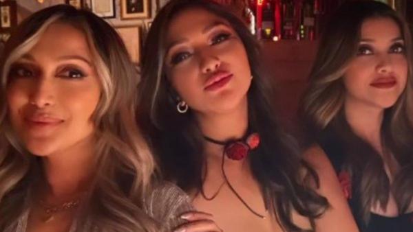 kekompakan Rahma, Tia, dan Sarah Azhari pun mendapat banyak pujian dari netizen. 