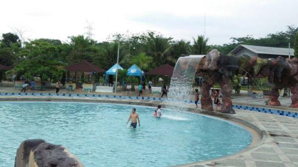 Suasana Central Park Zoo dan Resort di Jalan Jamin Ginting, Kecamatan Medan Pancur Batu, Selasa (4/5/2021).