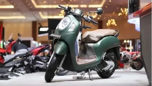Honda Scoopy.