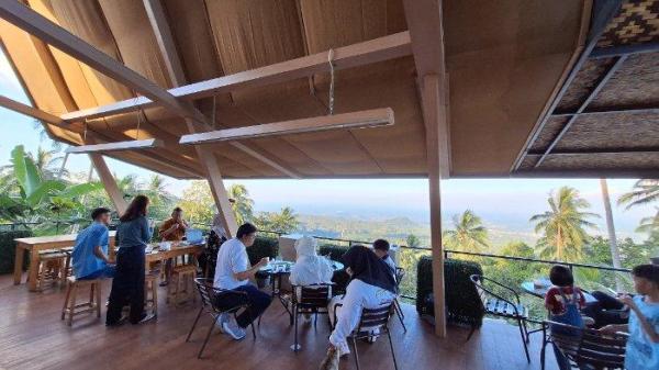 kafe Imah Kopi Gunung Karang, Pandeglang memiliki pemandangan alam yang indah.