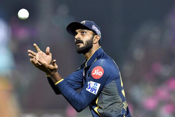 Gujarat Titans’ Vijay Shankar takes a catch to dismiss Riyan Parag in Indian Premier League (IPL) Twenty-20 cricket match between Rajasthan Royals and Gujarat Titans at the Sawai Mansingh Stadium in Jaipur.