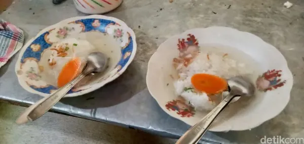 Tampilan soto bening di warung soto Umbul Bening Klaten Tengah, Klaten.