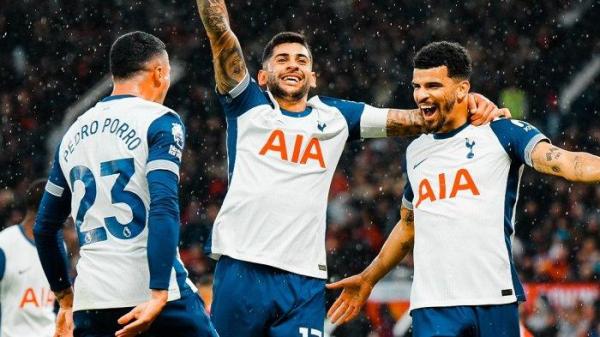 Selebrasi kemenangan Tottenham melawan Manchester United di Stadion Old Trafford