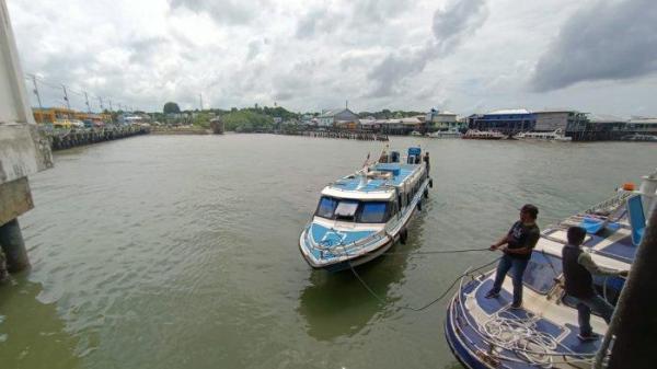 Aktivitas penumpang di Pelabuhan Tengkayu 1 Tarakan, Kalimantan Utara.