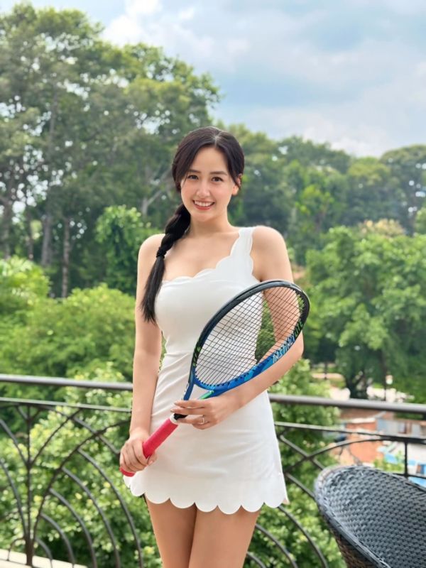 Mai Phuong Thuy plays tennis to maintain health and fitness. Photo courtesy of her Facebook